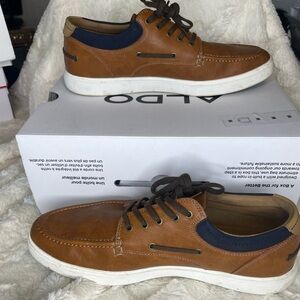 Aldo Low top sneaker size 10